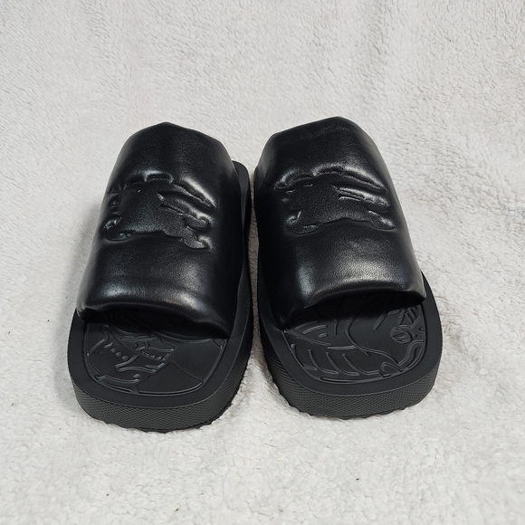 Burberry Leather Slab Knight Slides Leather Black Size 39eu 9us - Picture 5 of 15